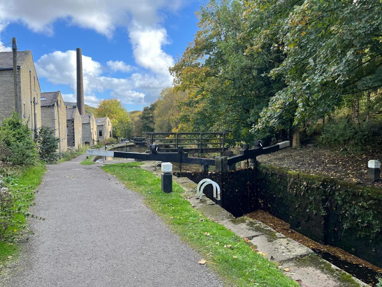Woodland View By The Canal Hebden Bridge Esterno foto